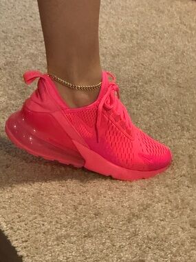 Neon Pink Nike Airmax 270
